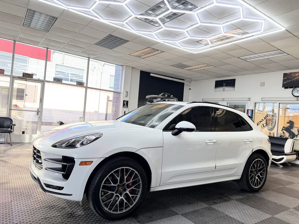 2015 PORSCHE Macan