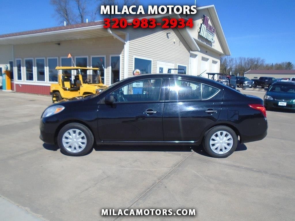 2012 NISSAN Versa