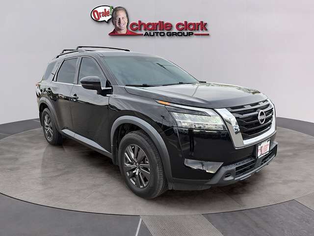 2022 NISSAN Pathfinder