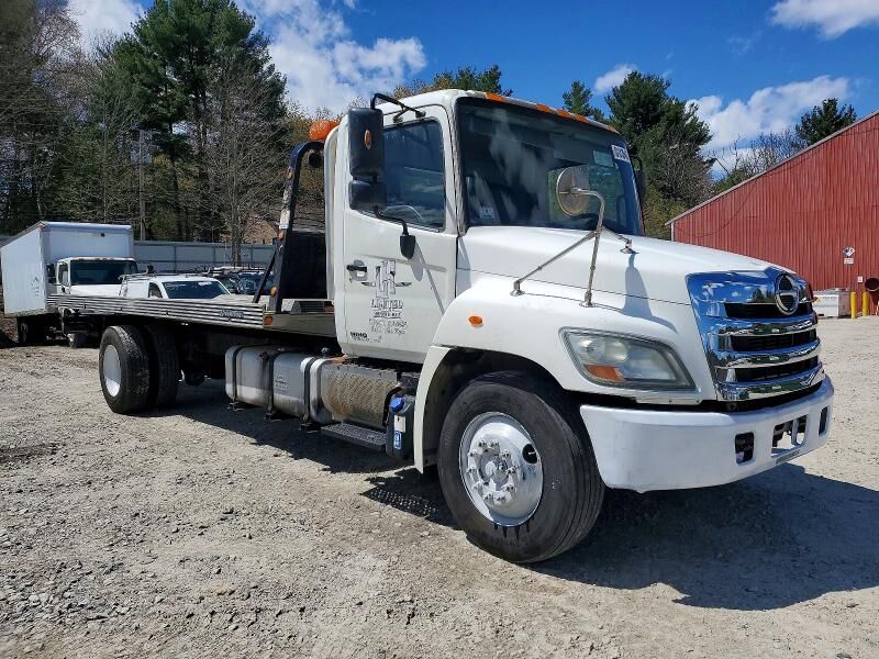 2013 HINO Incomplete Vehicle