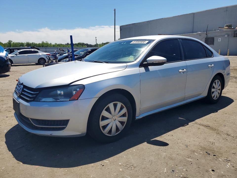 2012 VOLKSWAGEN Passat