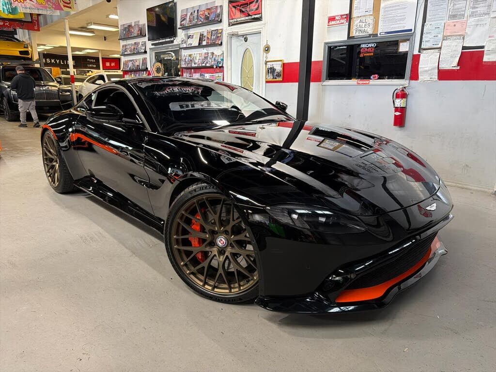 2019 ASTON MARTIN V8 Vantage