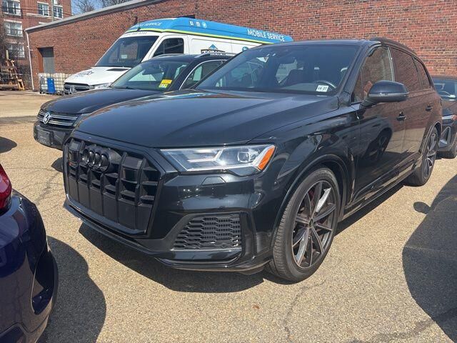 2022 AUDI SQ7