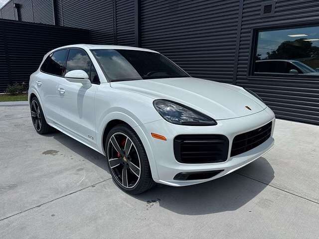 2023 PORSCHE Cayenne
