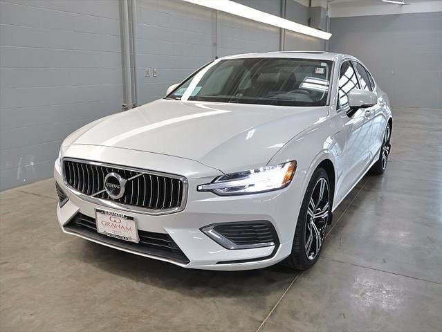 2021 VOLVO S60