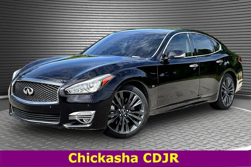 2016 INFINITI Q70