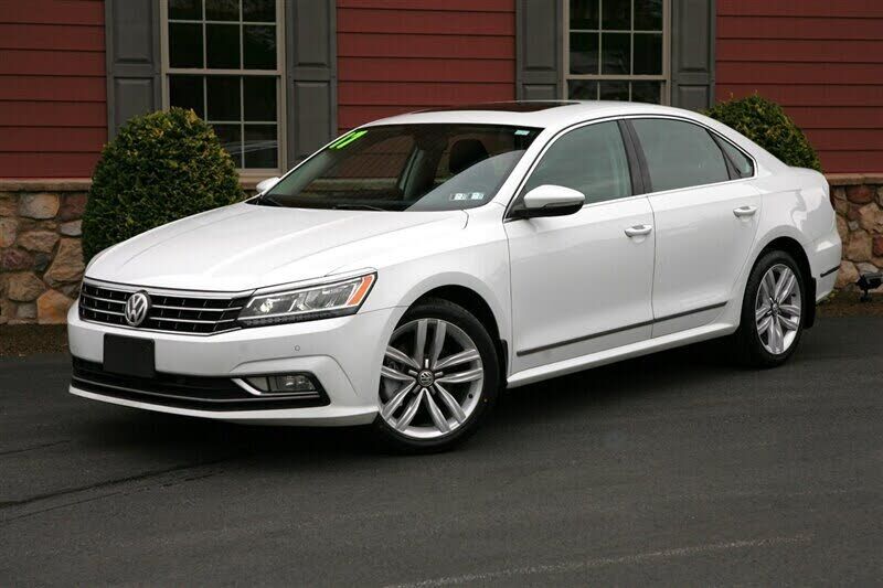 2017 VOLKSWAGEN Passat