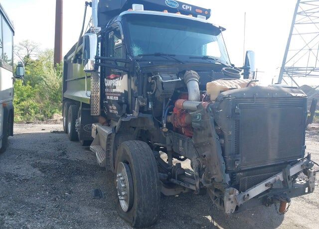 2018 KENWORTH T880
