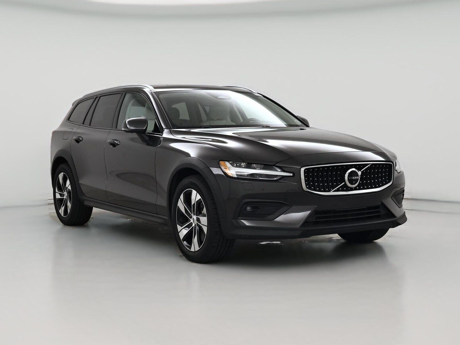 2023 VOLVO V60CC