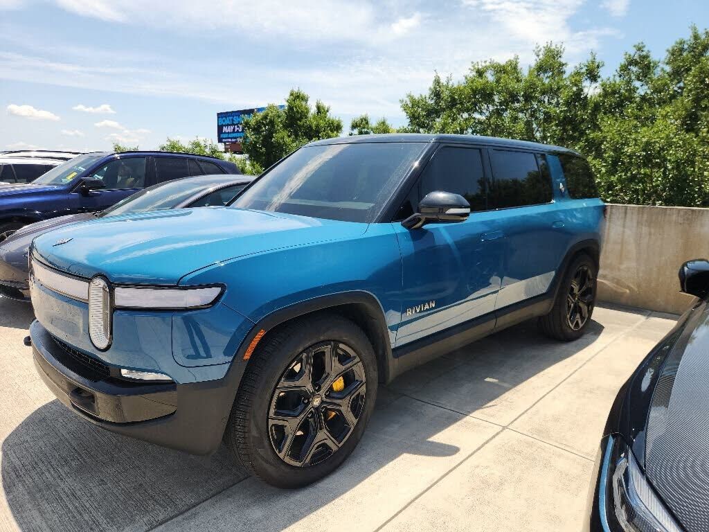 2023 RIVIAN R1S