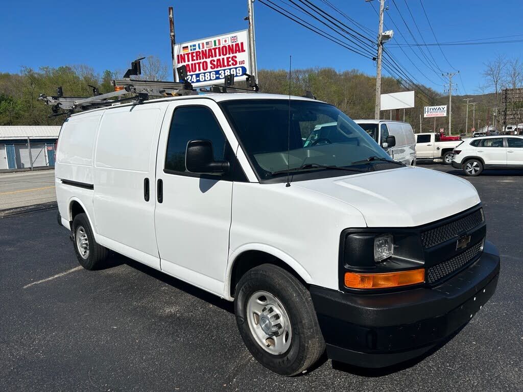 2017 CHEVROLET Express