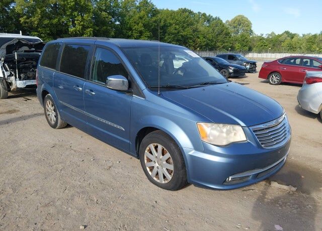 2012 CHRYSLER Town and Country