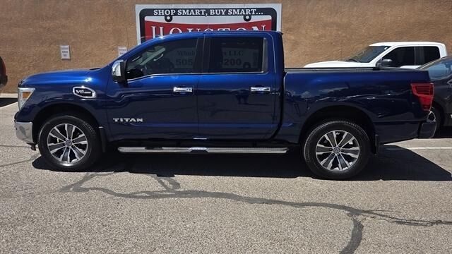 2017 NISSAN Titan