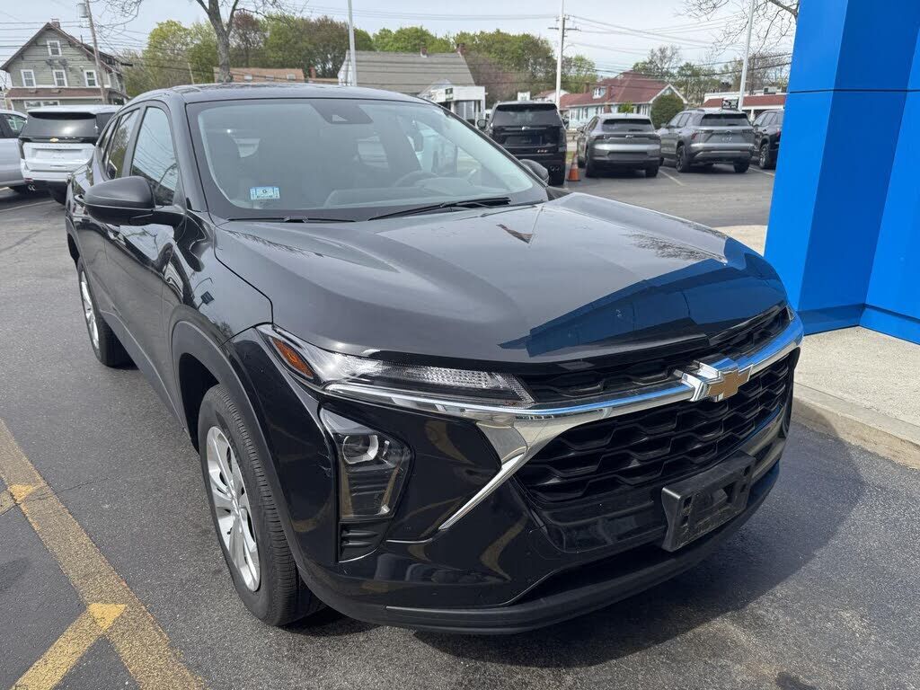 2024 CHEVROLET Trax