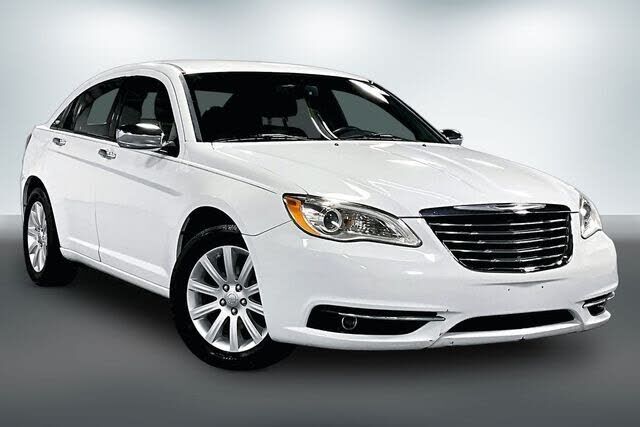 2013 CHRYSLER 200