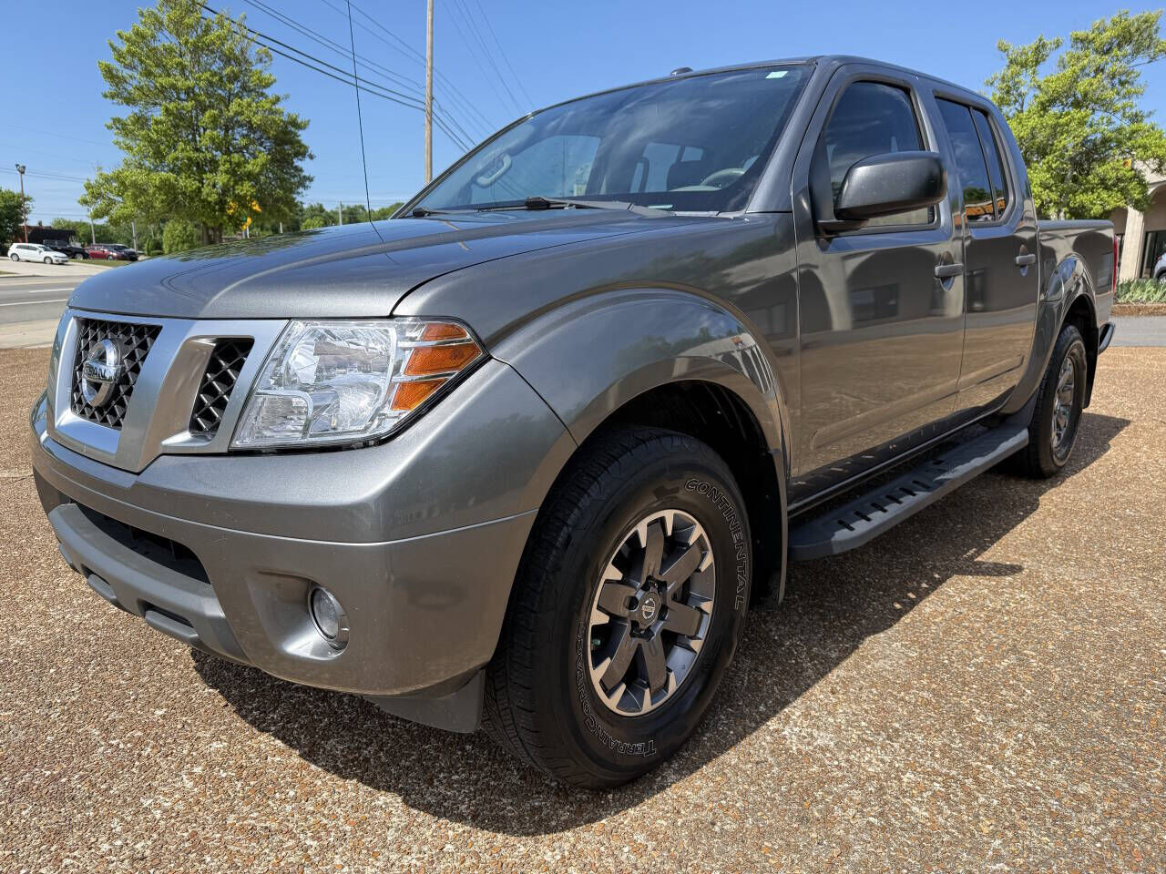 2017 NISSAN Frontier