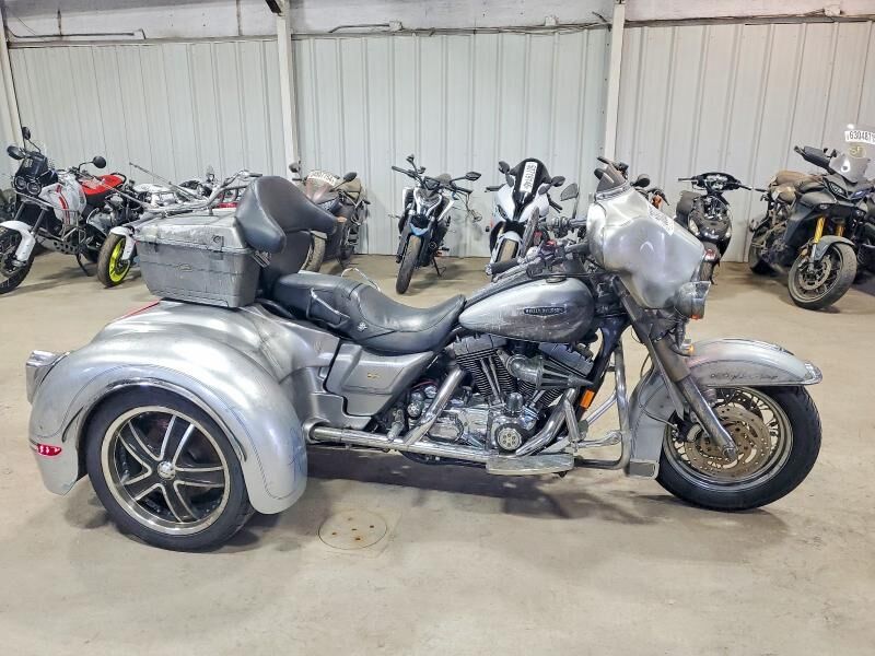 2005 HARLEY DAVIDSON FLHRCI / Road King Classic