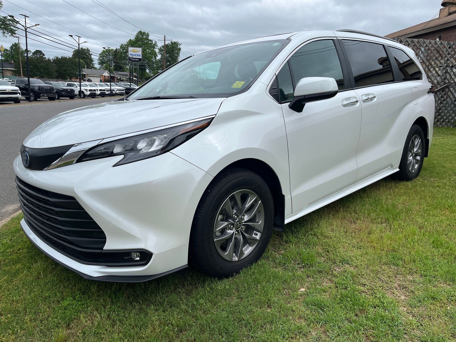 2025 TOYOTA Sienna
