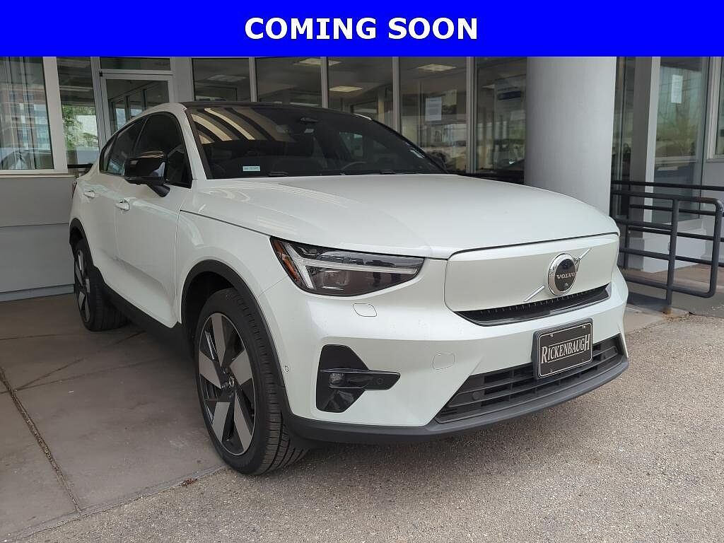 2023 VOLVO C40