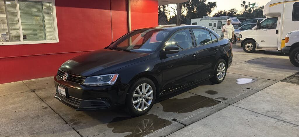 2012 VOLKSWAGEN Jetta