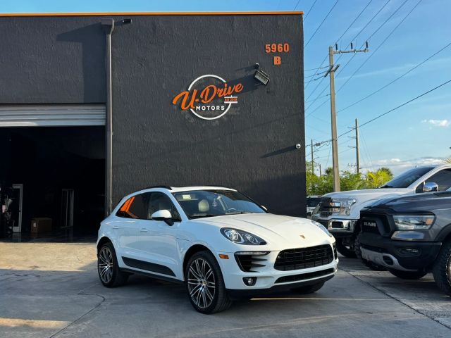 2017 PORSCHE Macan
