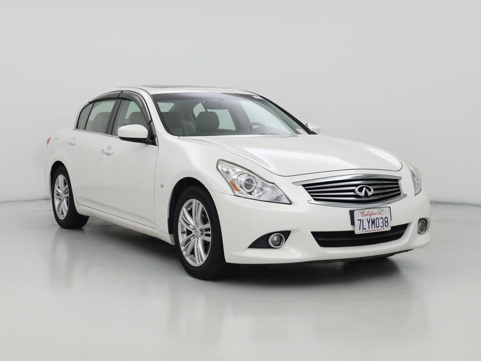 2015 INFINITI Q40