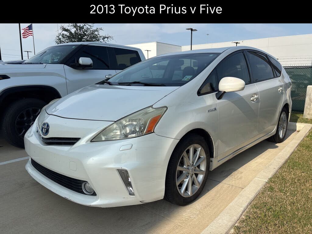 2013 TOYOTA Prius