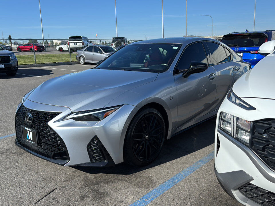 2021 LEXUS IS