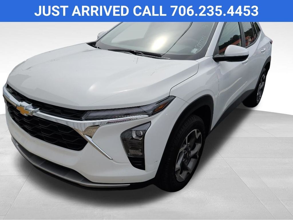 2025 CHEVROLET Trax