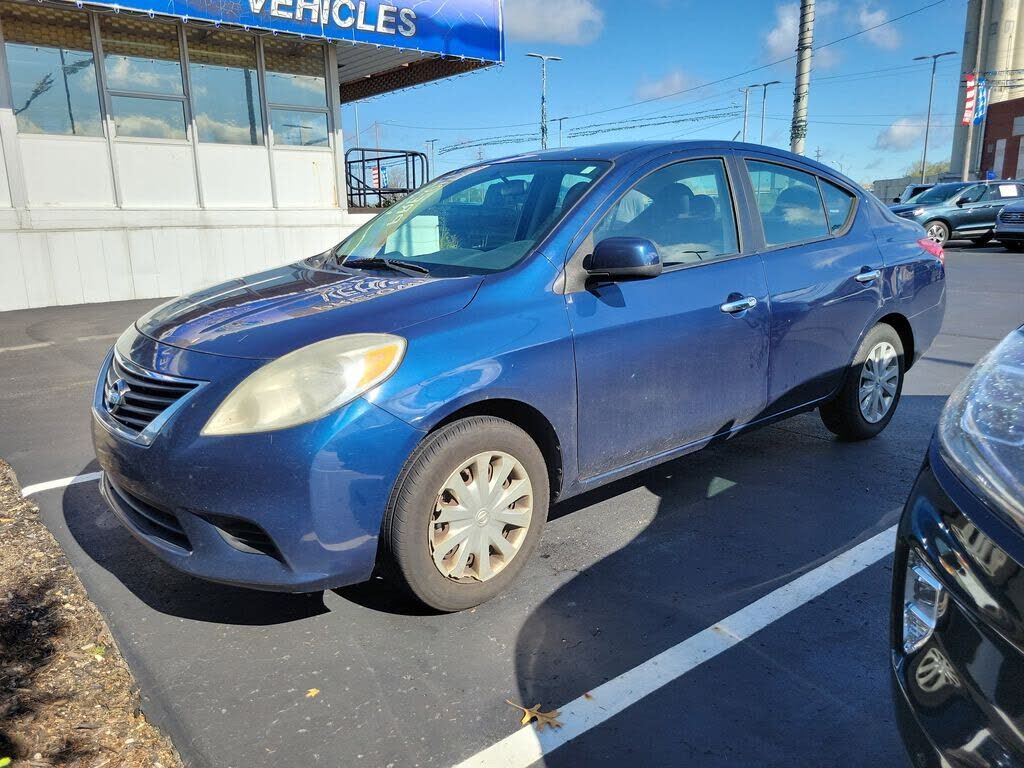 2012 NISSAN Versa