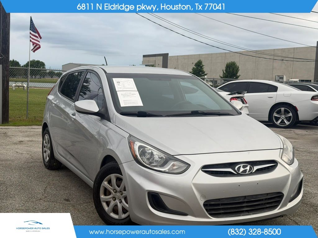 2013 HYUNDAI Accent