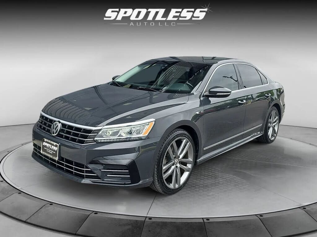 2017 VOLKSWAGEN Passat