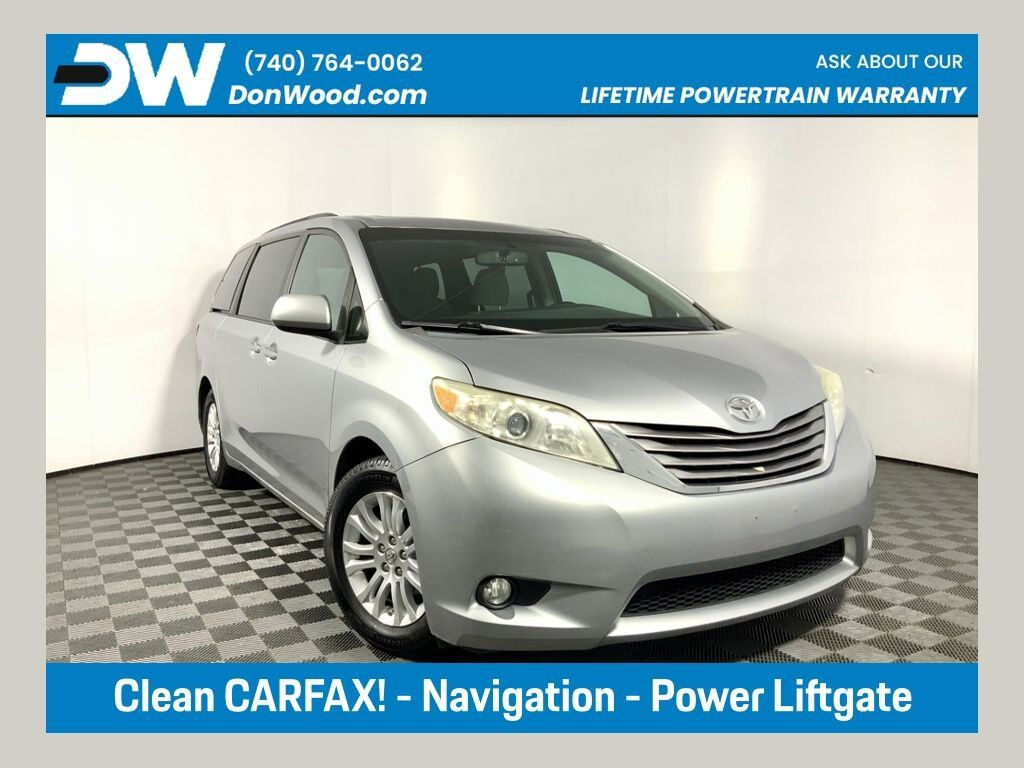 2015 TOYOTA Sienna