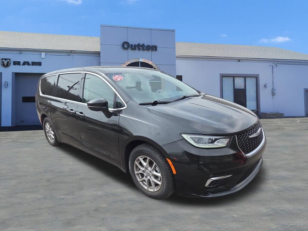 2023 CHRYSLER Pacifica