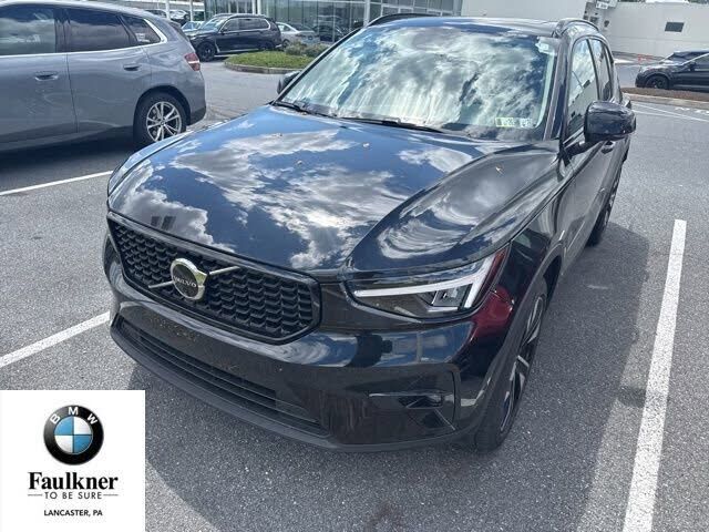 2024 VOLVO XC40