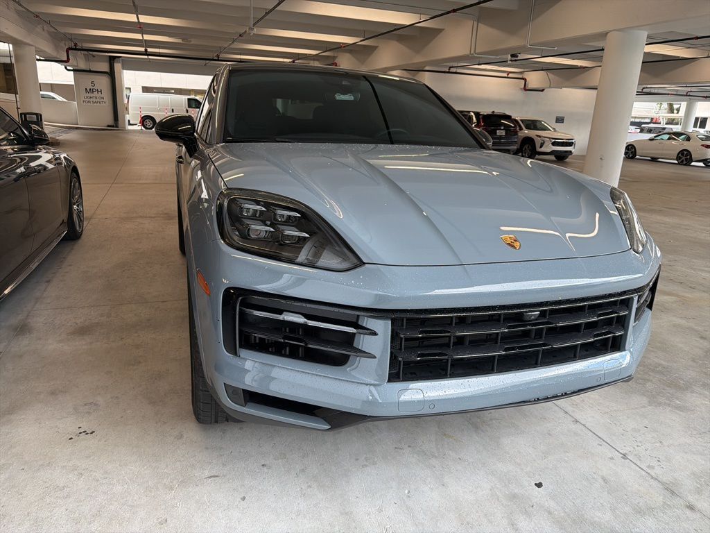 2024 PORSCHE Cayenne