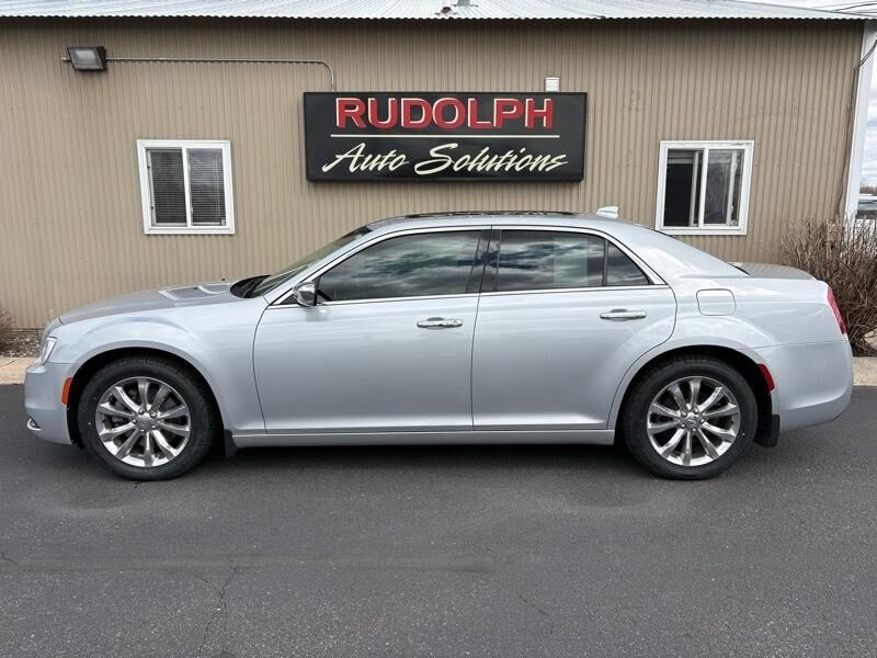 2019 CHRYSLER 300