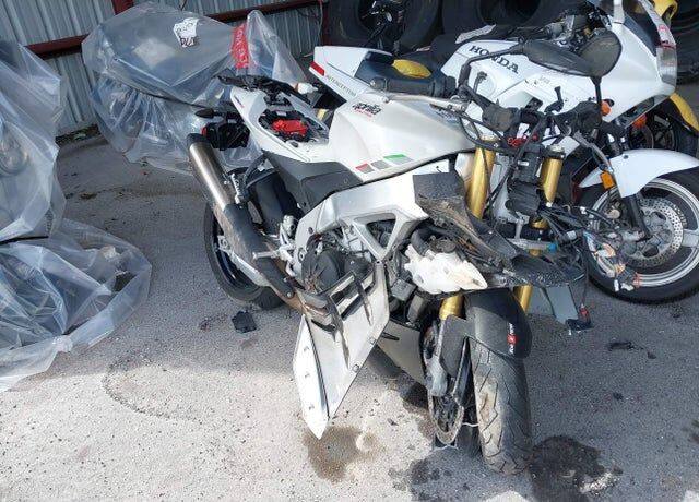 2021 APRILIA Tuono