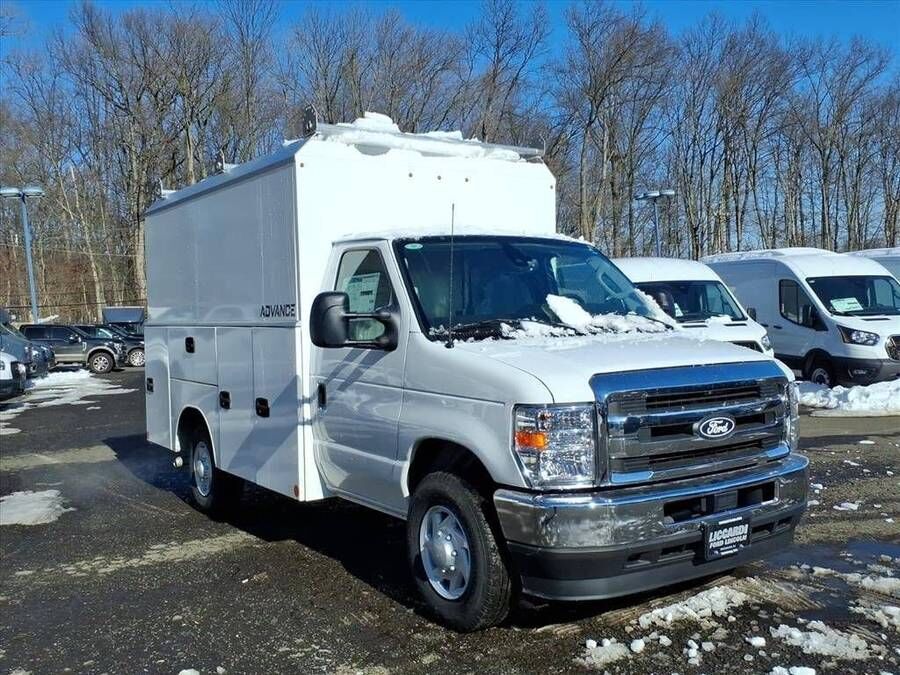 2026 FORD E-350