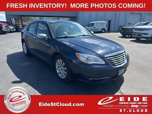 2013 CHRYSLER 200