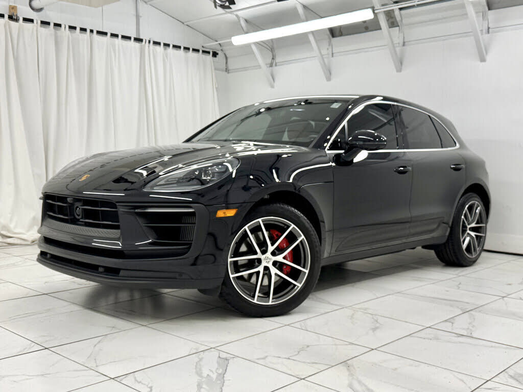 2023 PORSCHE Macan