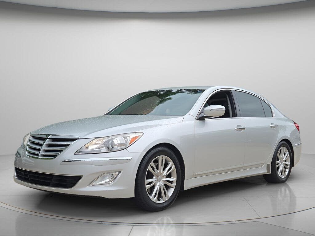 2013 HYUNDAI Genesis