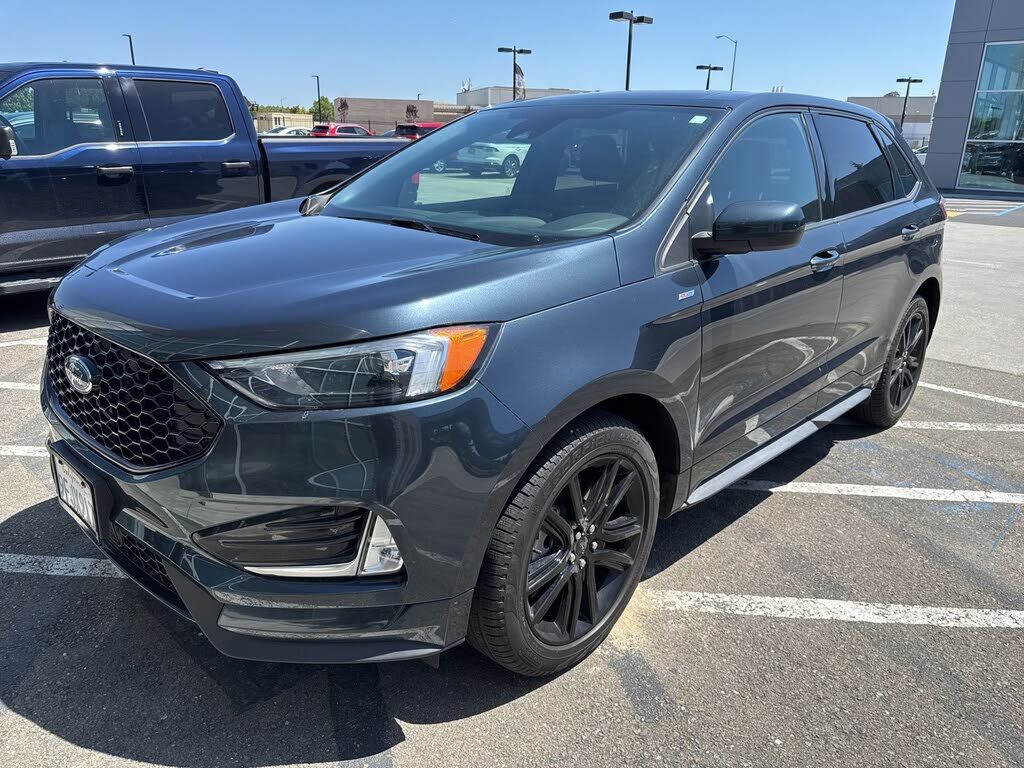 2023 FORD Edge