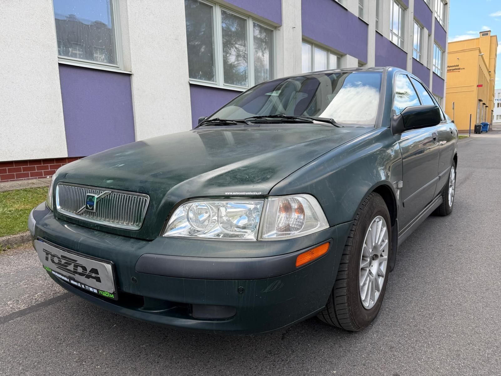2001 VOLVO S40
