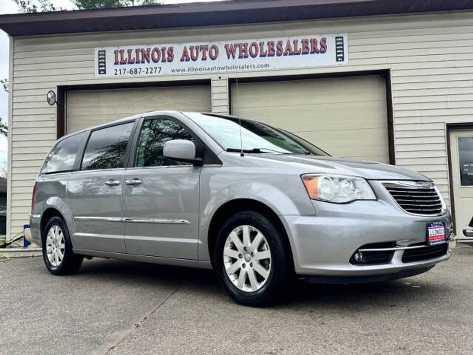 2016 CHRYSLER Town and Country