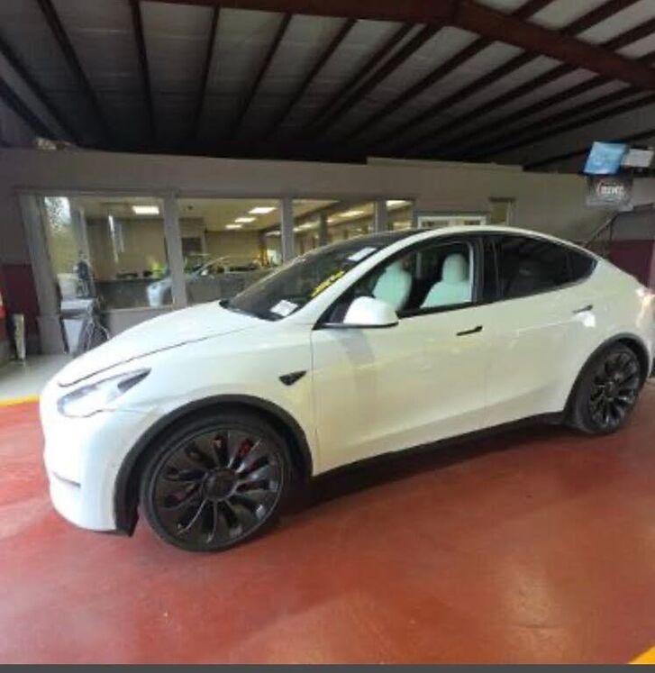 2022 TESLA Model Y