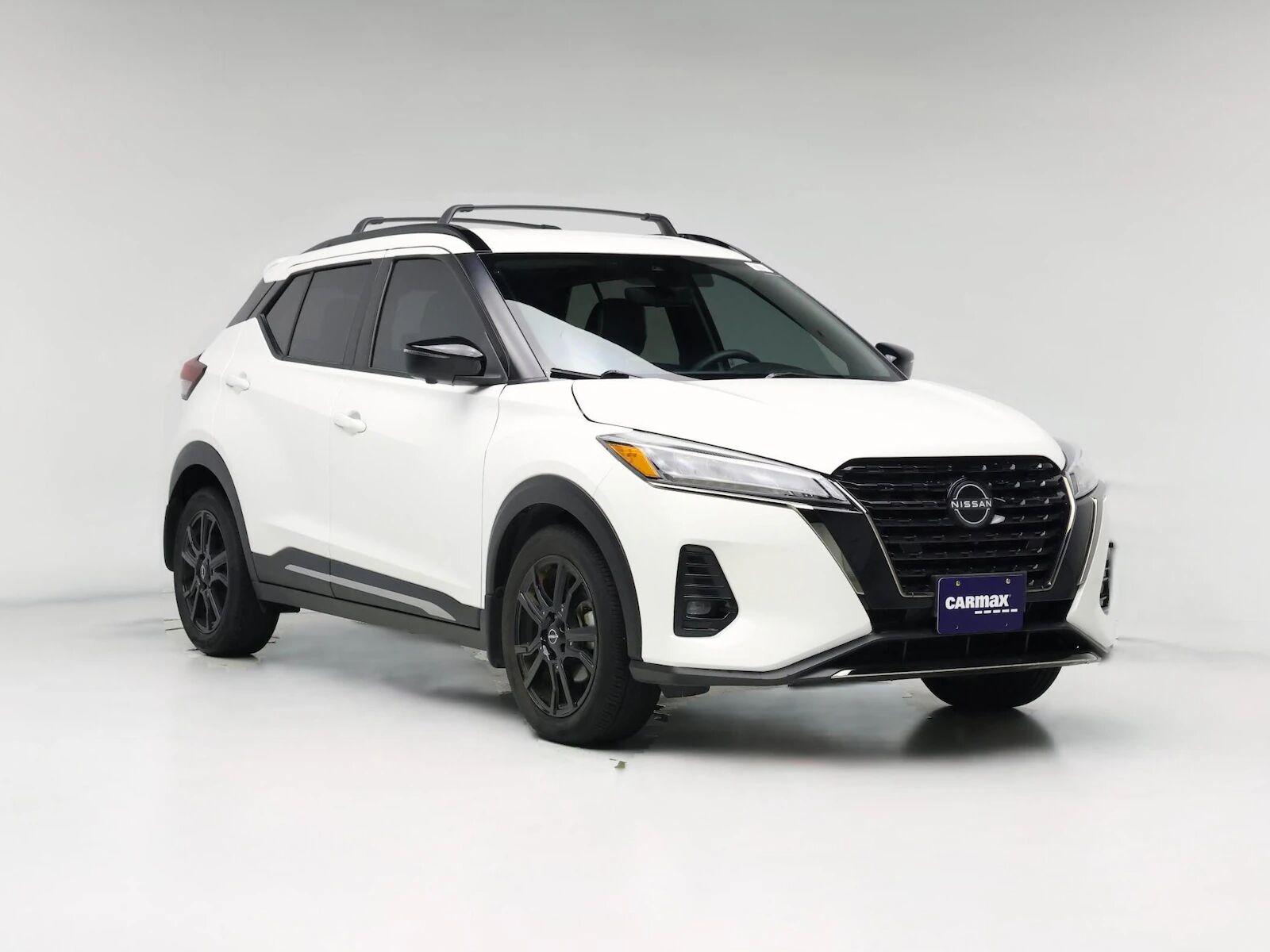 2022 NISSAN Kicks