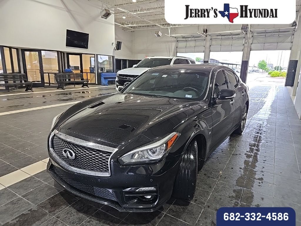 2016 INFINITI Q70