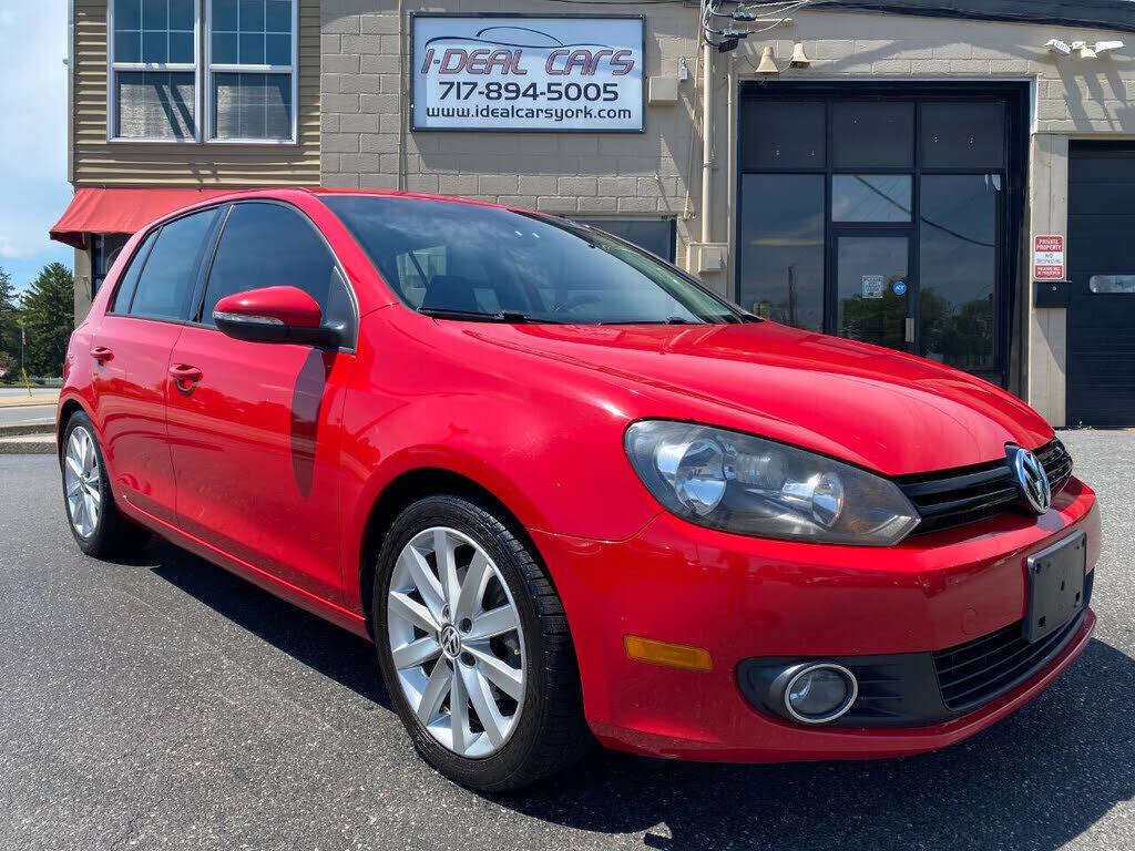 2011 VOLKSWAGEN Golf