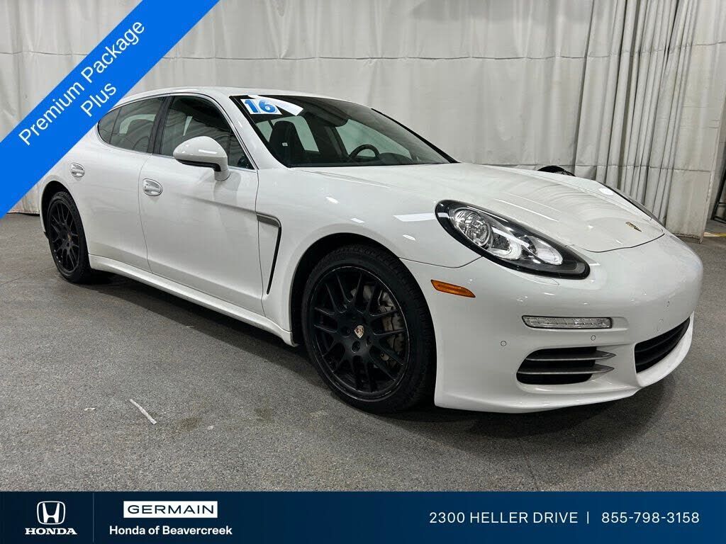 2016 PORSCHE Panamera
